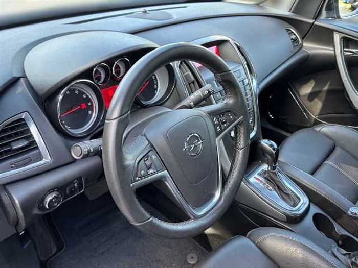Opel Astra J 1.6T Innovation OPC Leder Schiebedach Infinity VOLL!