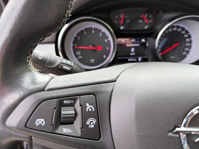Opel Astra Sports Tourer Edition 1.2 Navi Sitz-u.Lenkradheizung Kamera PDC Isofix Tem