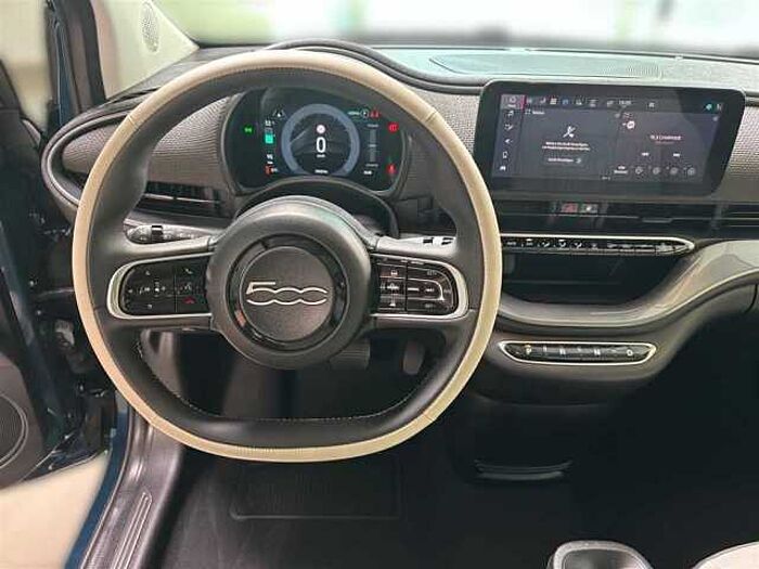 Fiat 500e Leder PDC Kamera Sitzheizung Panoramadach LED Navi