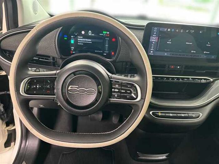 Fiat 500e Leder Kamera Klimaautomatik Panoramadach LED Navi