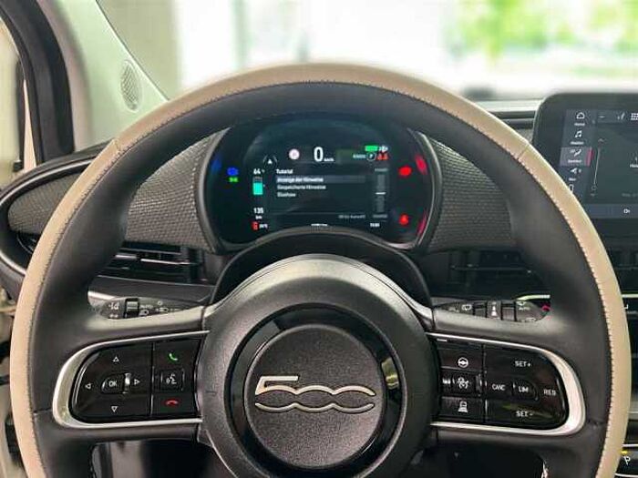 Fiat 500e Leder Kamera Klimaautomatik Panoramadach LED Navi