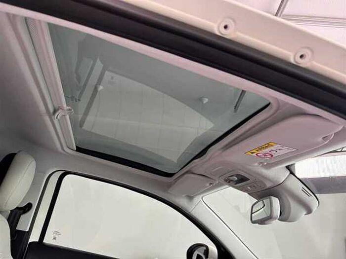 Fiat 500e Leder Kamera Klimaautomatik Panoramadach LED Navi