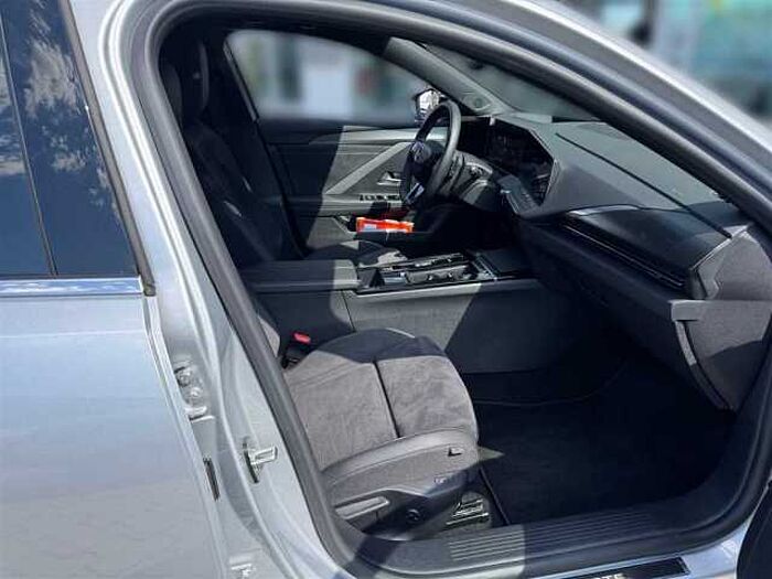 Opel Astra ULTIMATE Glasdach 360°Kamera Sitzheizung VOLL-LED Scheinwerfer