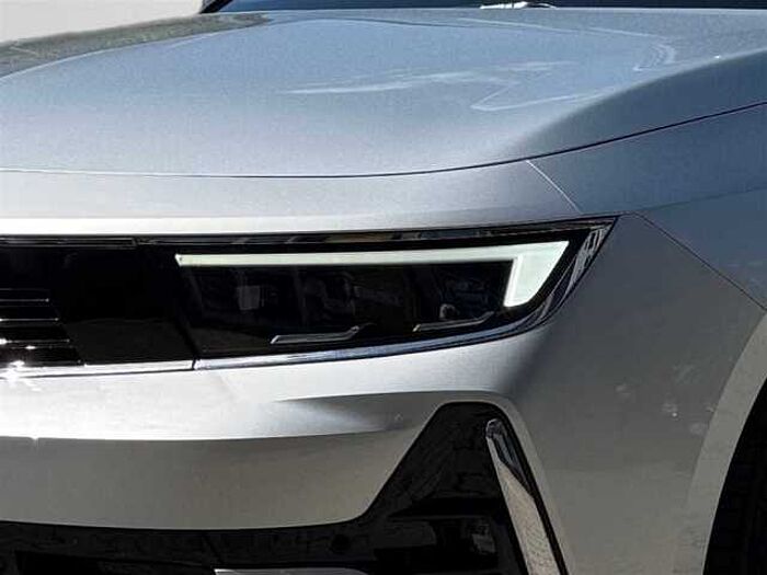 Opel Astra ULTIMATE Glasdach 360°Kamera Sitzheizung VOLL-LED Scheinwerfer