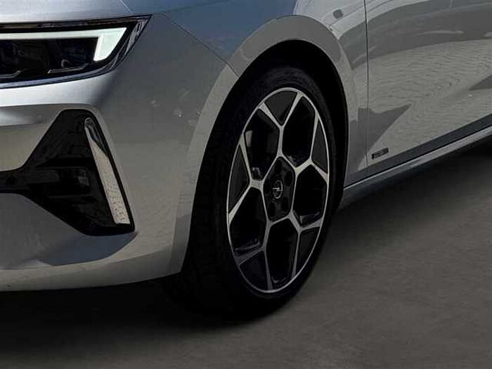 Opel Astra ULTIMATE Glasdach 360°Kamera Sitzheizung VOLL-LED Scheinwerfer