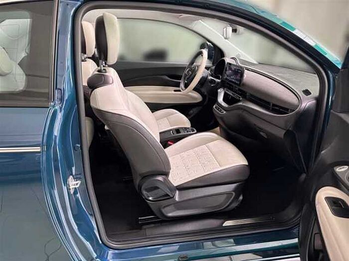 Fiat 500e la Prima Cabrio Leder ACC Rückfahrkamera LED PDC