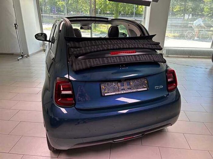 Fiat 500e la Prima Cabrio Leder ACC Rückfahrkamera LED PDC
