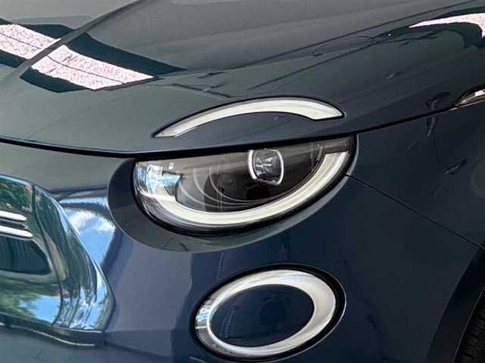 Fiat 500e la Prima Cabrio Leder ACC Rückfahrkamera LED PDC