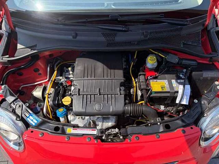 Fiat 500 Lounge 1.2 69PS Glasdach, PDC, Carplay uvm.