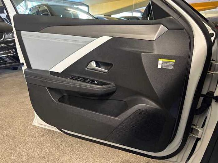 Opel Astra Business Elegance 1.5 Automatik CarPlay Kamera LED