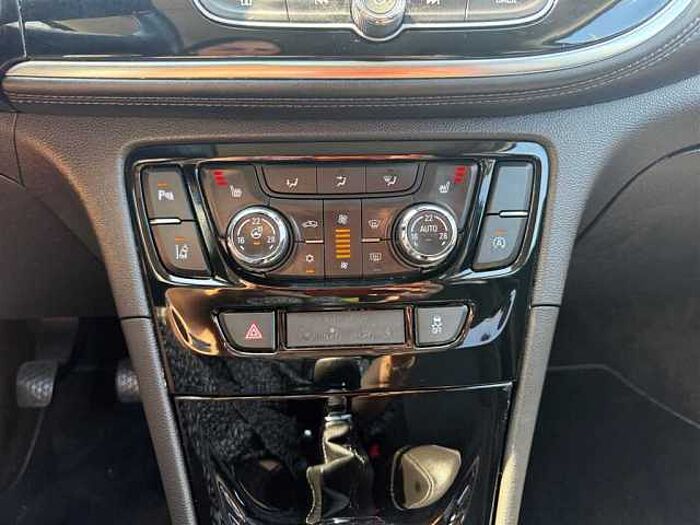 Opel Mokka 1.4 T ULTIMATE Kamera AHK Parksensoren Navi Sitzheizung LED