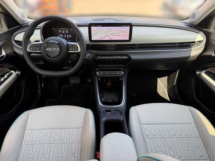 Fiat 600 Hybrid AT LaPrima LED PDC Kamera Navi Sitzheizung
