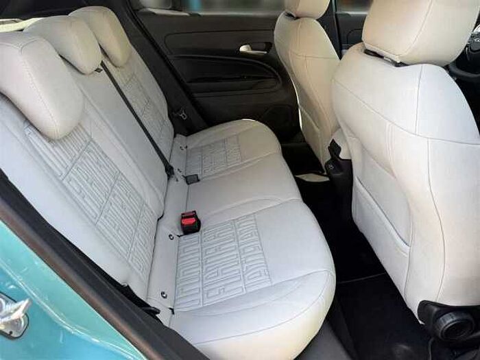Fiat 600 Hybrid LaPrima Automatik LED Navi Sitzheizung Kamera CarPlay