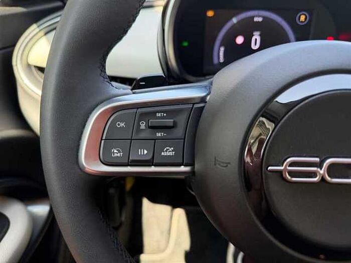 Fiat 600 Hybrid LaPrima Automatik LED Navi Sitzheizung Kamera CarPlay