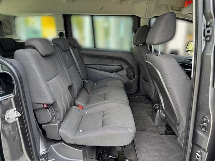 Ford Focus 7-Sitze Behindertenumbau Standheizung Parksensoren Klima
