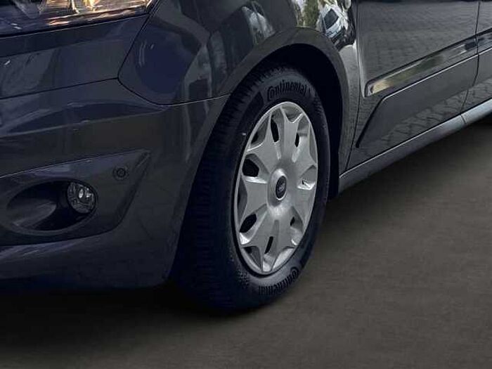 Ford Focus 7-Sitze Behindertenumbau Standheizung Parksensoren Klima