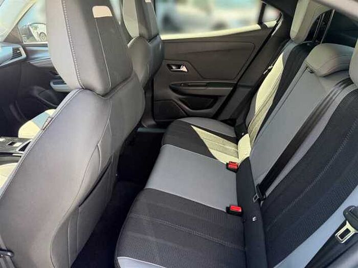 Opel Mokka Elegance 1.2 Navi CarPlay Sitz-u-Lenkradheizung Kamera PDC Buetooth Isofi