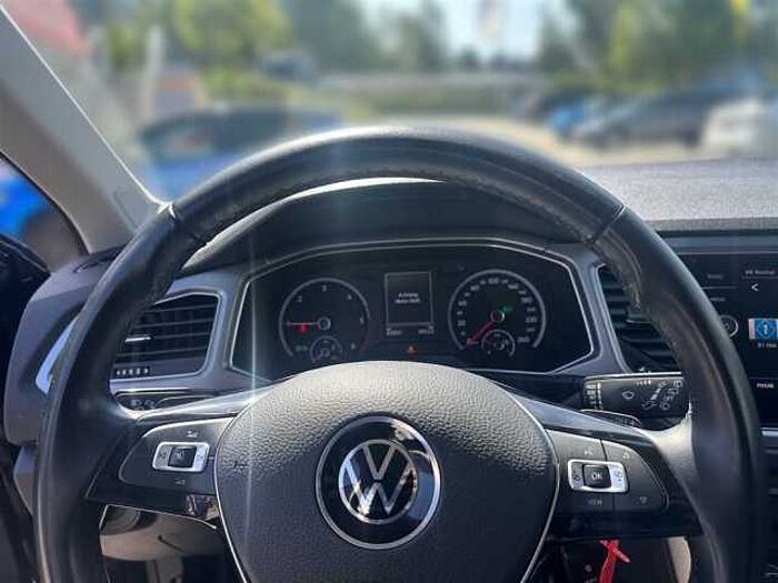 Volkswagen T-Roc Active 150Ps Standheizung PDC CarPlay Klimaauto SHZ uvm.