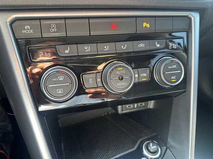 Volkswagen T-Roc Active 150Ps Standheizung PDC CarPlay Klimaauto SHZ uvm.