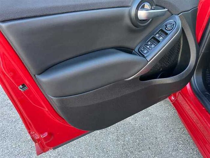 Fiat 500X 1.5T Sport Hybrid Sitzheizung Kamera PDC LED CarPlay