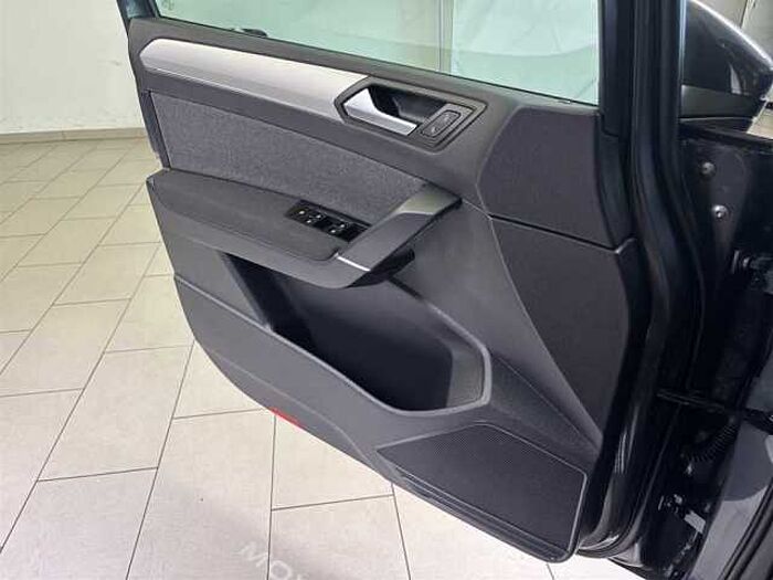 Volkswagen Touran 1.5 TSI Move OPF Automatik LED Kamera Sitzheizung