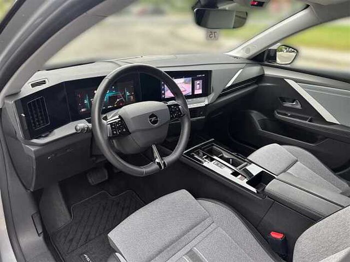 Opel Astra Elagance 130Ps Automatik Navi PDC Kamera Carplay uvm.