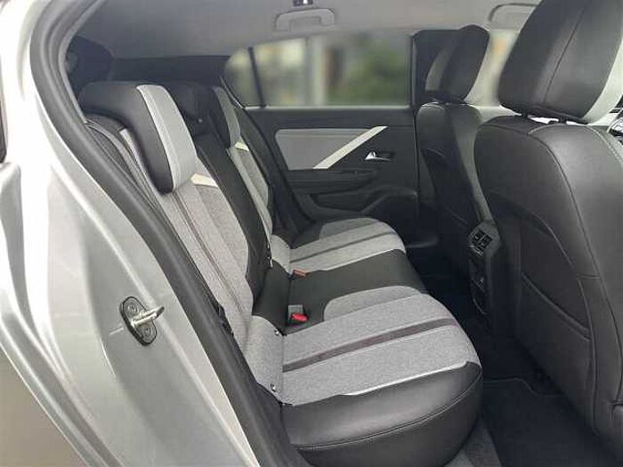 Opel Astra Elagance 130Ps Automatik Navi PDC Kamera Carplay uvm.
