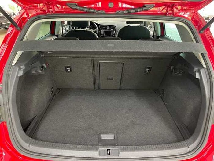 Volkswagen Golf 1.4 TSI BMT CUP Klimaaut. Navi PDC SHZ