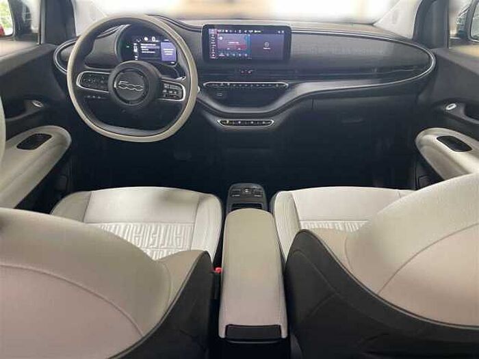 Fiat 500 La Prima Klimaaut. SHZ Navi Kamera PDC SHZ Leder
