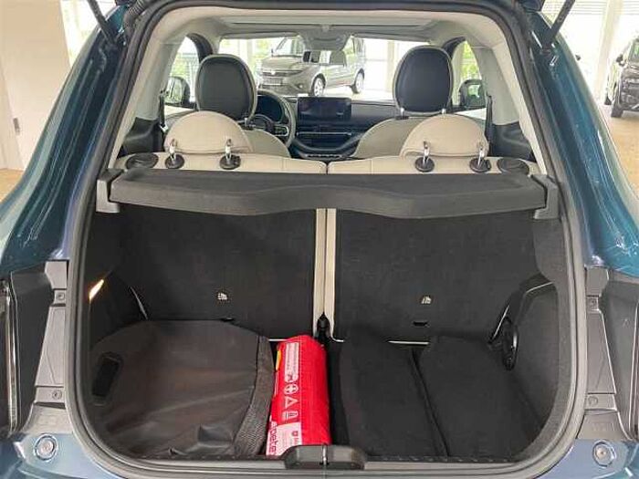 Fiat 500 La Prima Klimaaut. SHZ Navi Kamera PDC SHZ Leder