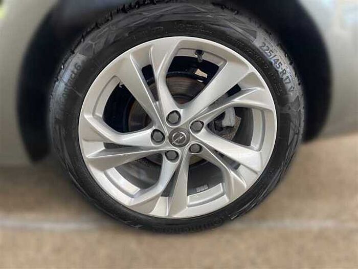 Opel Astra Elegance 1.2 Navi SHZ LHZ Kamera PDC AHK