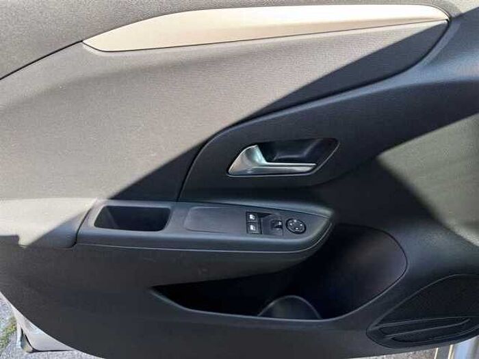 Opel Corsa Edition 1.2 Navi Kamera PDC Sitz-u.Lenkradheizung Bluetooth Isofix uvm.