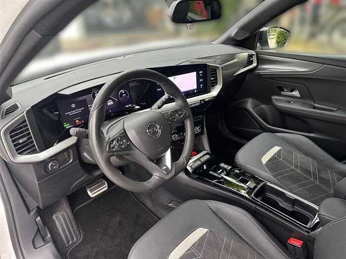 Opel Mokka-e Ultimate Navi Alcantara PDC ACC SHZ Carplay uvm.