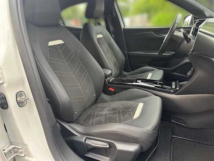 Opel Mokka-e Ultimate Navi Alcantara PDC ACC SHZ Carplay uvm.