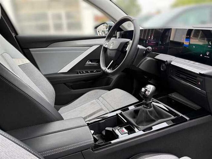 Opel Astra 1,2 Elegance mit Rückfahrkamera Abstandstempomat Klimaautomatik CarPlay