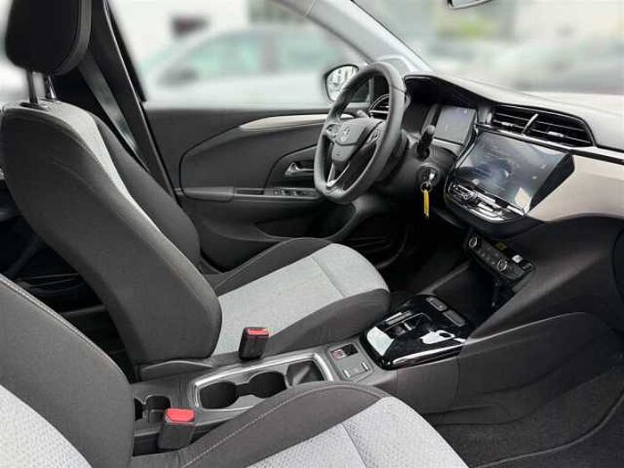 Opel Corsa 1.2 Turbo mit Rückfahrkamera CarPlay Lederlenkrad Klimaanlage