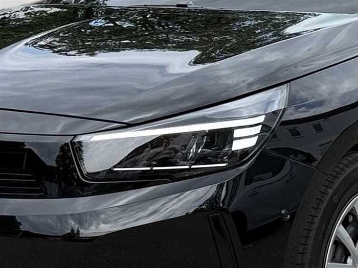 Opel Corsa 1.2 Turbo mit Rückfahrkamera CarPlay Lederlenkrad Klimaanlage