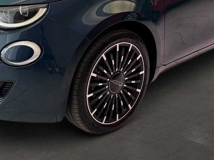 Fiat 500e La Prima Cabrio PDC Rückfahrkamera LED KeyLess Navi
