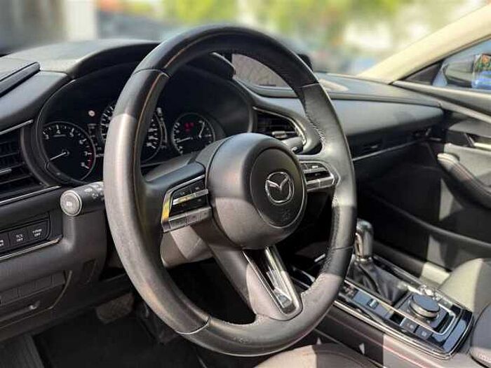 Mazda CX-30 2.0 Homura SKYACTIV mit Sitzheizung Rückfahrkamera BOSE Soundsystem Head-U