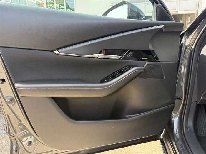 Mazda CX-30 2.0 Homura SKYACTIV mit Sitzheizung Rückfahrkamera BOSE Soundsystem Head-U
