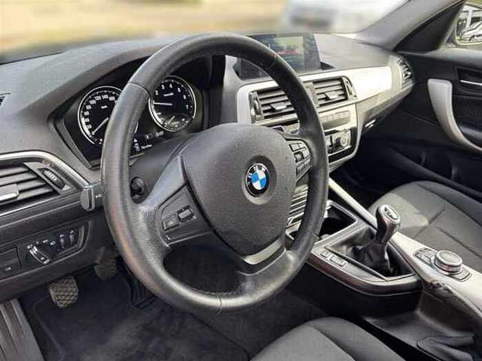 BMW 116 i Navi, Klimaaut. , Sitzheizung, PDC,