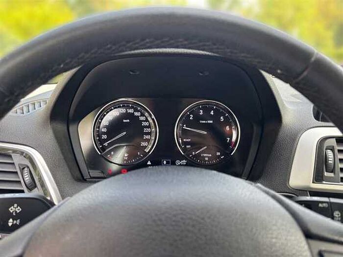 BMW 116 i Navi, Klimaaut. , Sitzheizung, PDC,