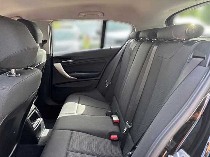 BMW 116 i Navi, Klimaaut. , Sitzheizung, PDC,
