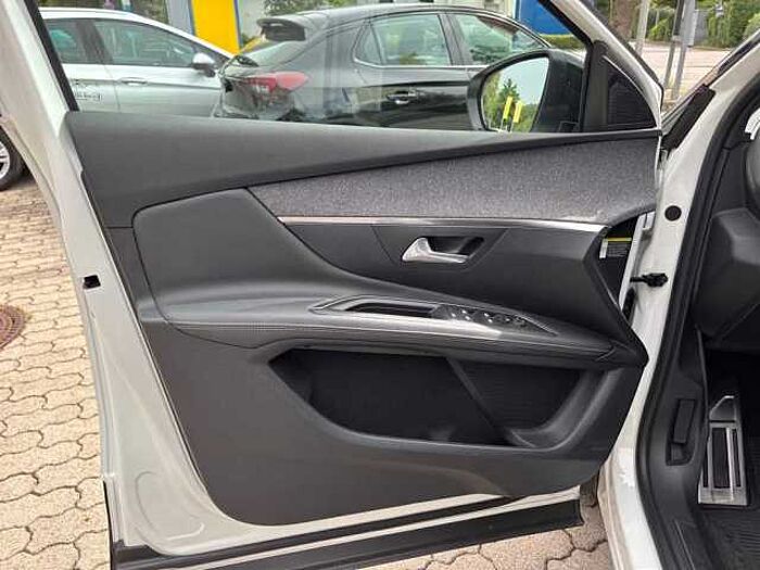 Peugeot 3008 1.6 PureTech Allure *360°Kamera*Navi*LED*Sitzheizung*