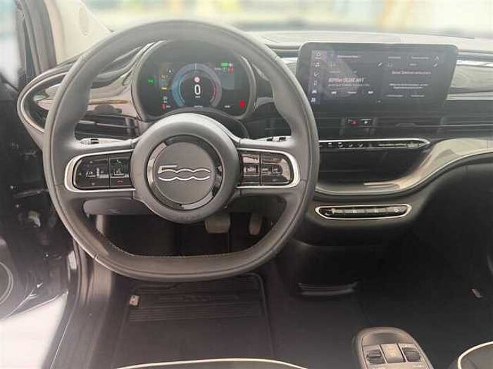 Fiat 500e KWh Automatik Keyless-Go Klimaautomatik Apple-Carplay Verkehrszeichenerkenn