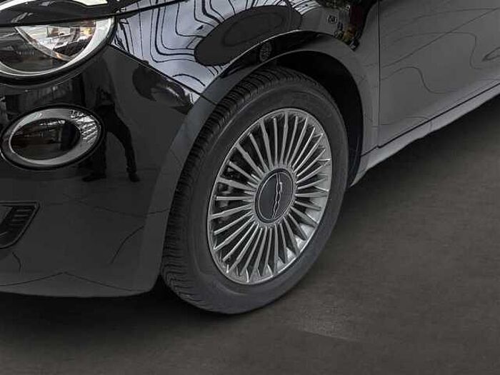 Fiat 500e KWh Automatik Keyless-Go Klimaautomatik Apple-Carplay Verkehrszeichenerkenn