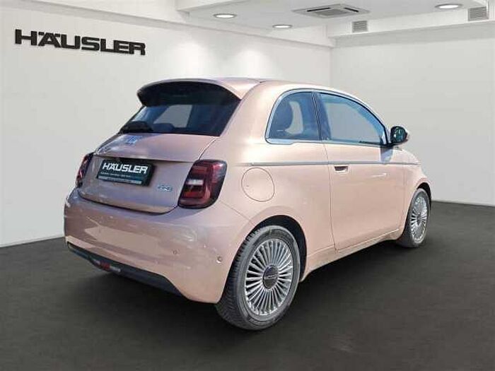 Fiat 500 mit Rückfahrkamera, Sitzheizung, Parksensoren hi. und vo.
