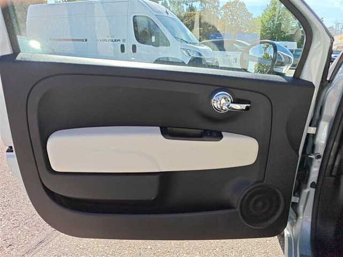 Fiat 500C 1.0 GSE Hybrid mit Teilleder, Parksensorik, Tempomat