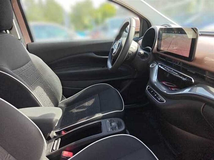 Fiat 500 mit Rückfahrkamera, Navi, ACC