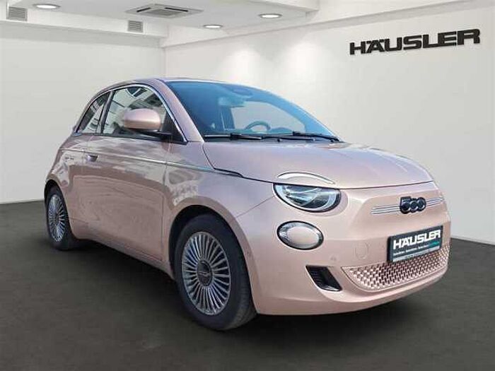 Fiat 500 mit Rückfahrkamera, Navi, ACC